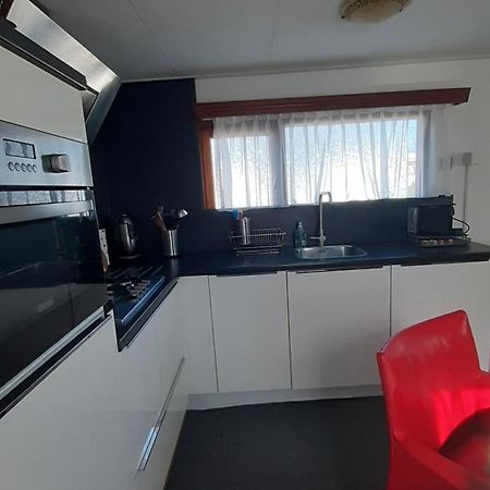 Kitty"S Chalet Modern En Toch Knus Warmond Bagian luar foto