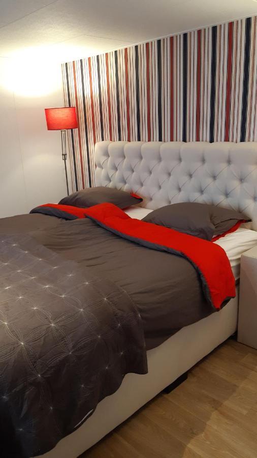 Kitty"S Chalet Modern En Toch Knus Warmond Bagian luar foto